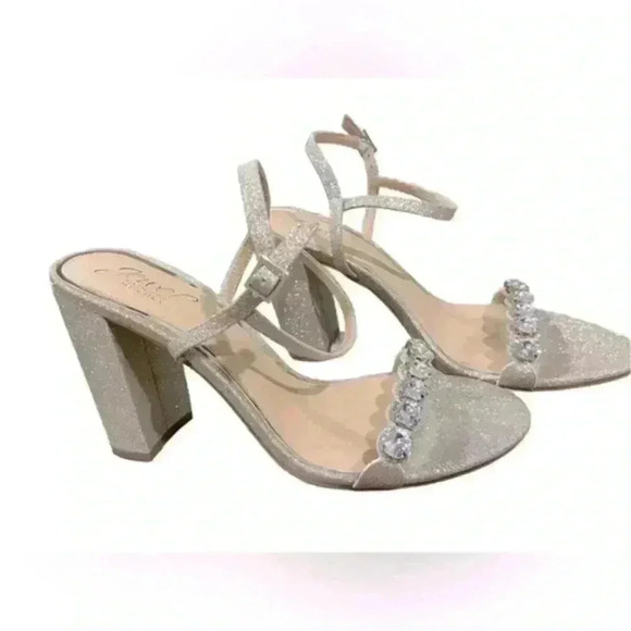 Jewel Badgley Mischka Shoes - Jewel Badgley Mischka Silve/Gold Big Rhinestone Front Block Heels Women’s Size 6